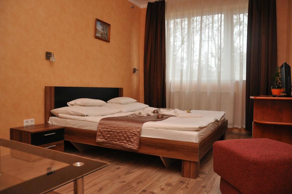 Bed and Breakfast Harmony Panzio Хайдусобосло Номер фото
